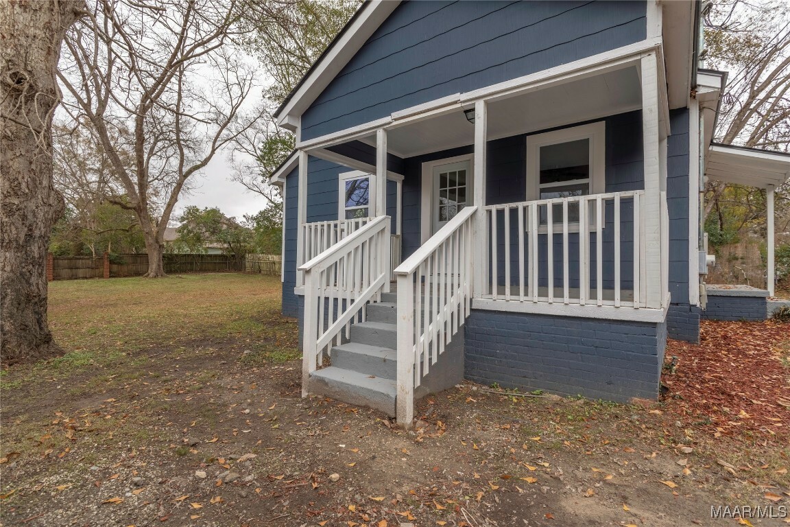 Property Photo:  103 SW Main Street  AL 36092 