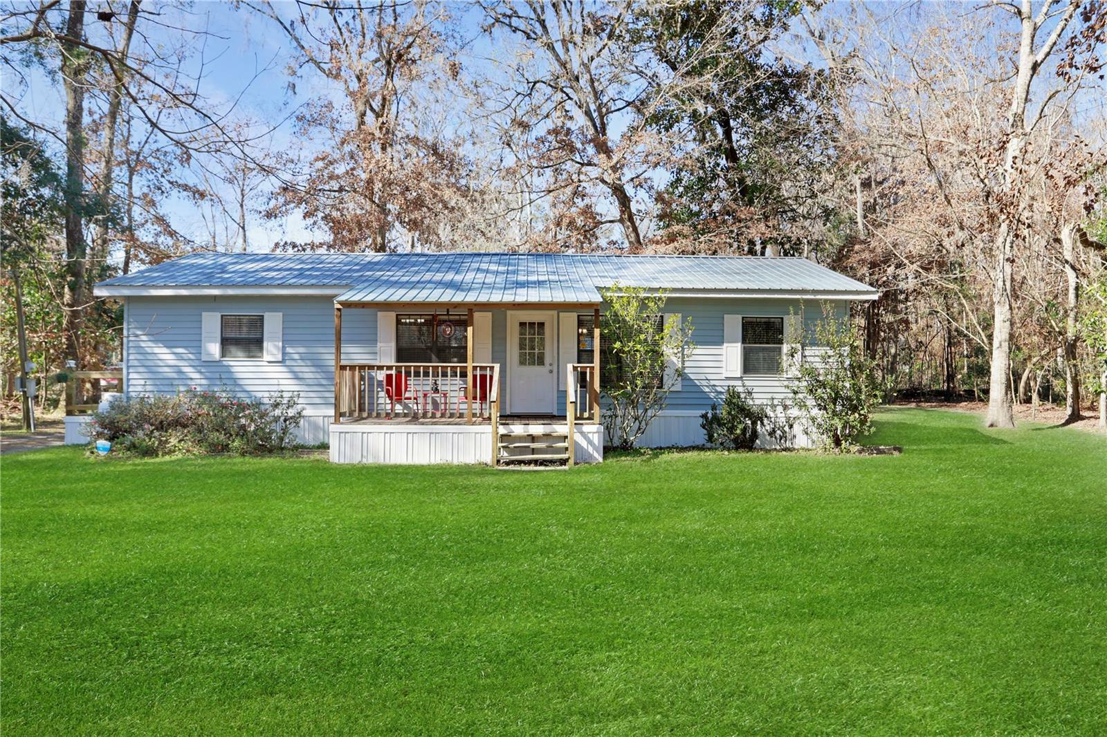 Property Photo: 696 SW Washington Avenue FL 32038