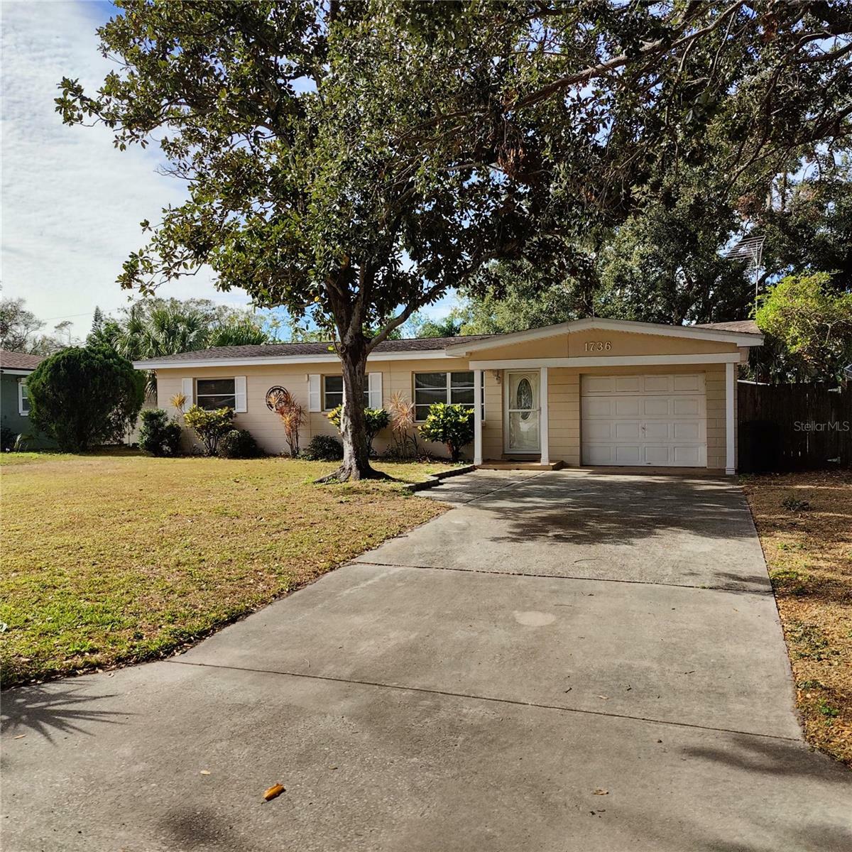 Property Photo:  1736 Thomas Drive  FL 33759 