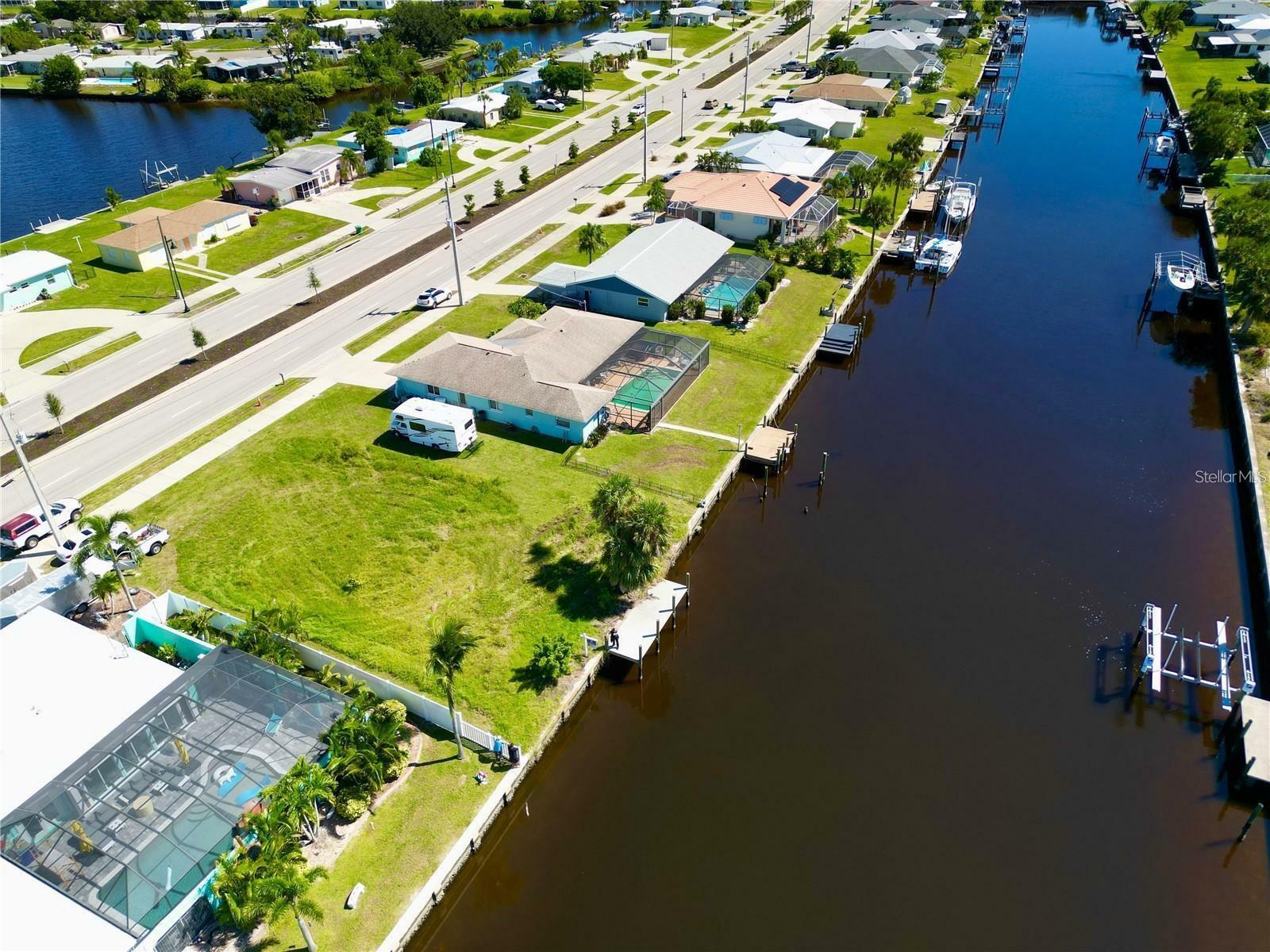 Property Photo:  21081 Edgewater Drive  FL 33952 