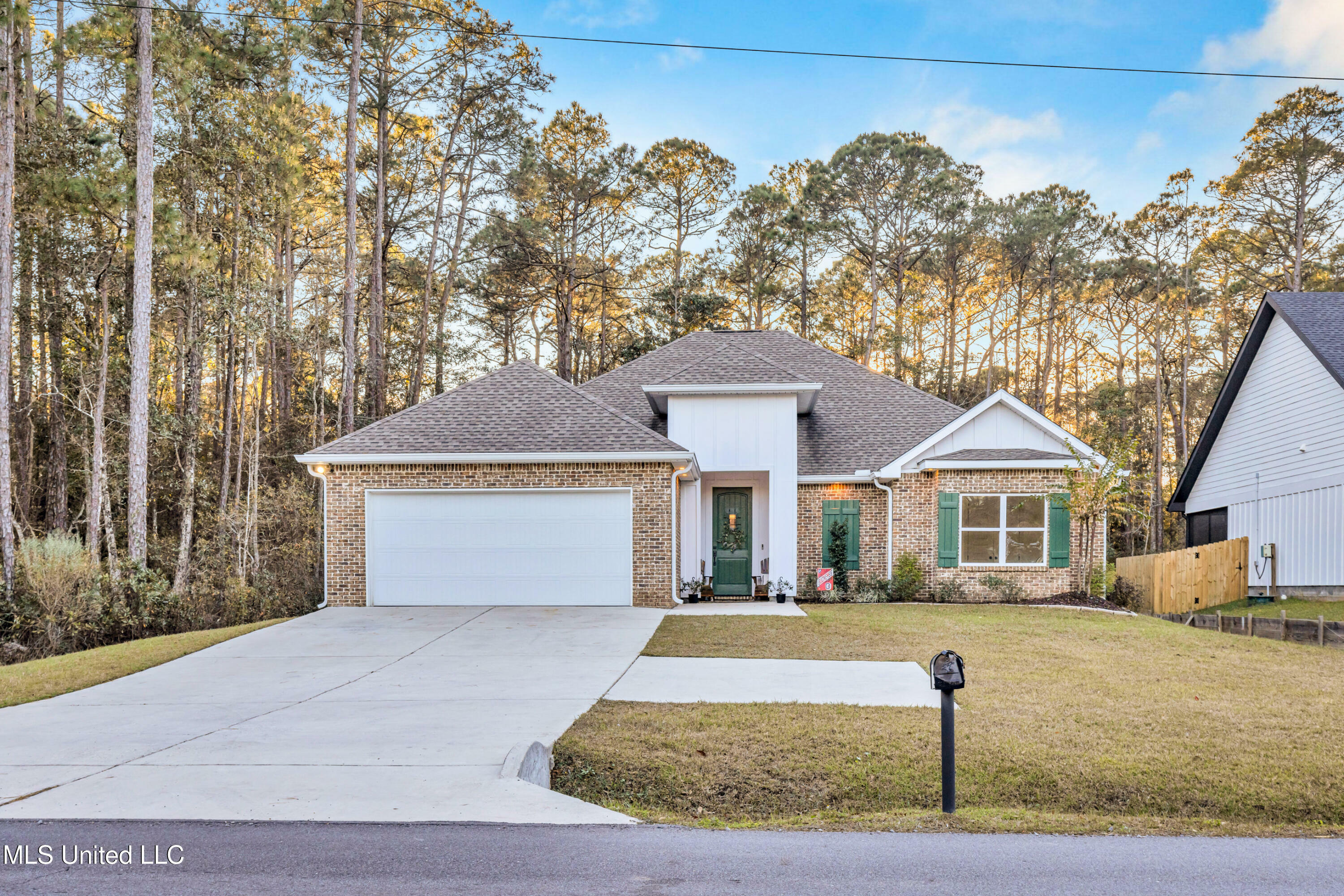 Property Photo:  1051 Main Street  MS 39564 