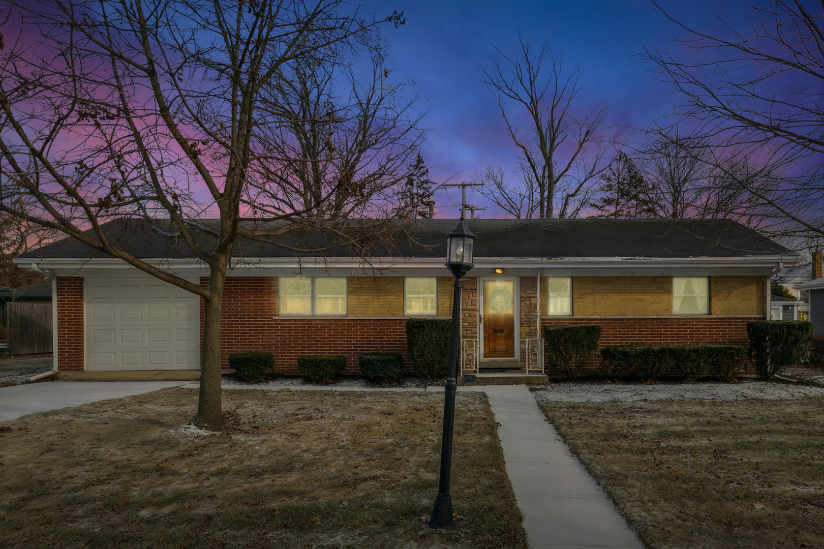 Property Photo:  4707 Fairview Avenue  IL 60515 