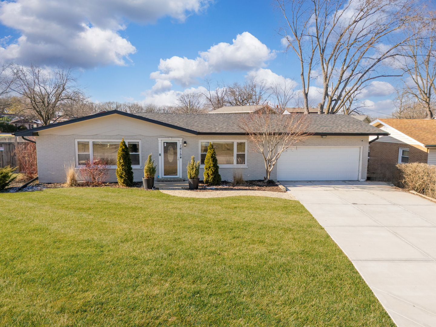 16154 Debra Drive  Oak Forest IL 60452 photo