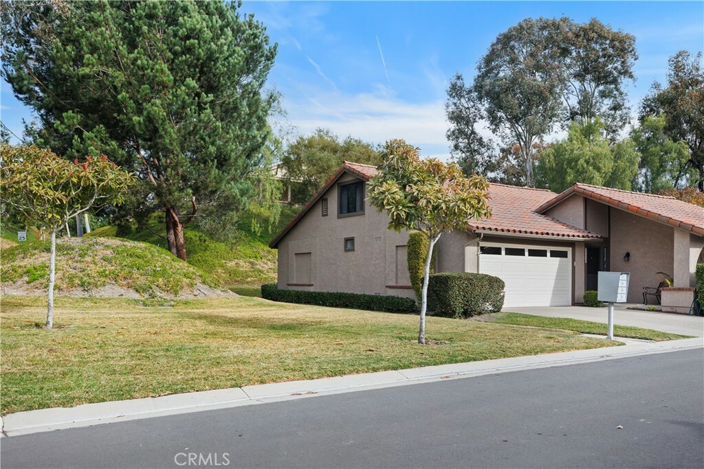 Property Photo:  23652 Villena  CA 92692 