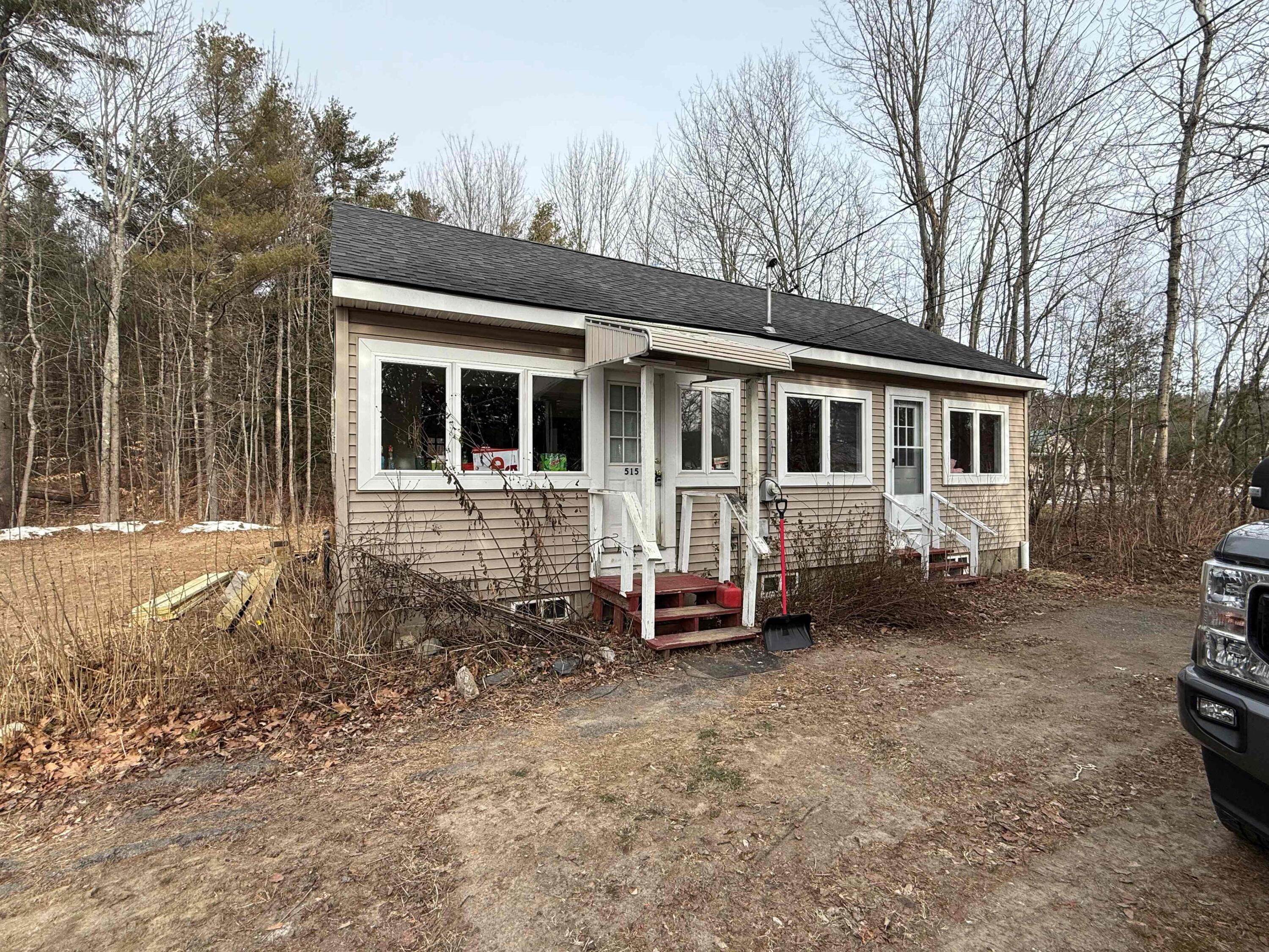 Property Photo: 515 Eastern Avenue ME 04330