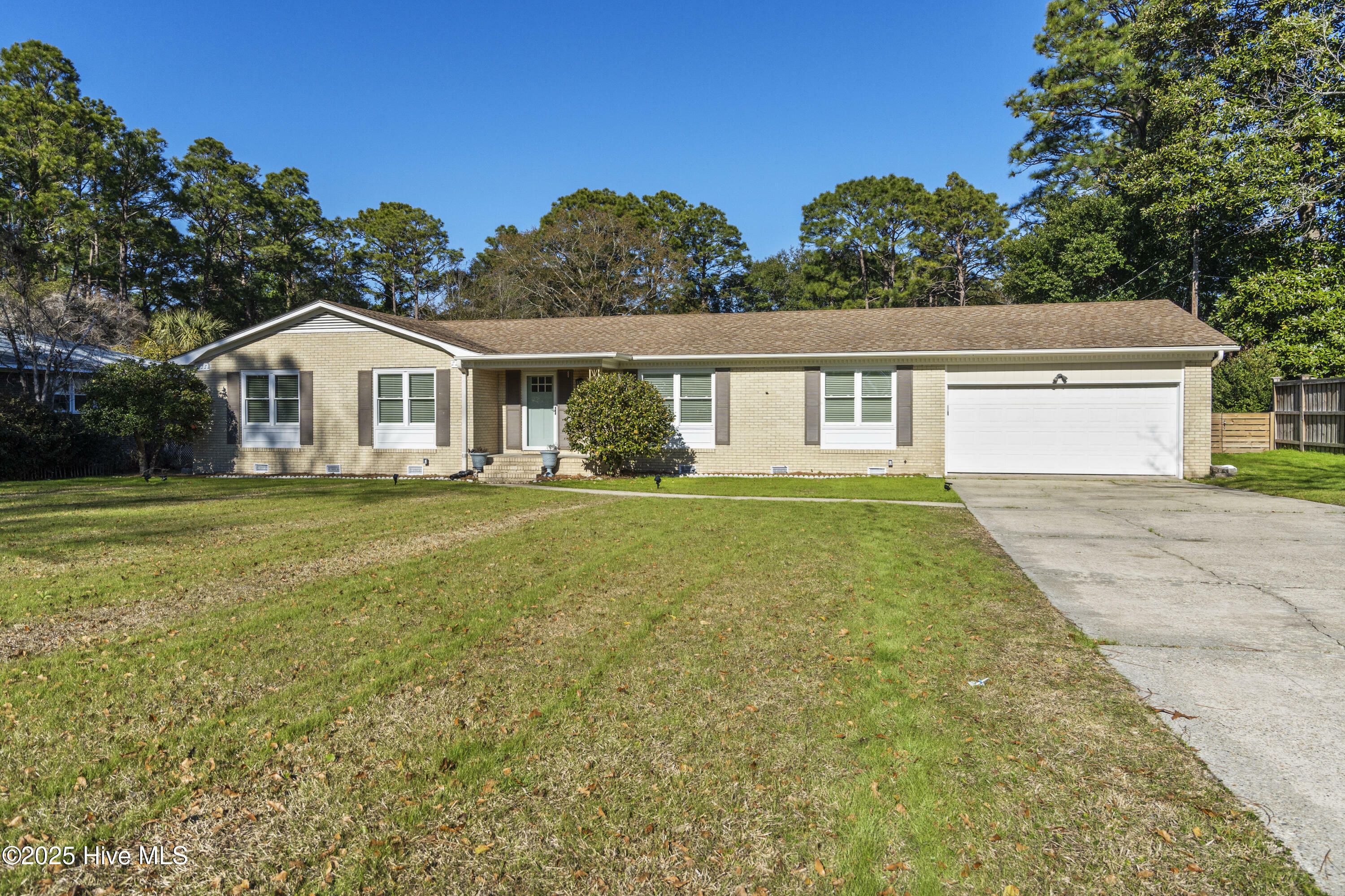 Property Photo:  5135 Oriole Drive  NC 28403 