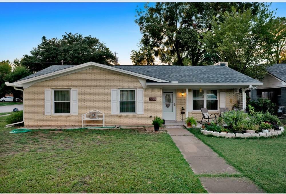 Property Photo:  800 Patricia Street  TX 75060 