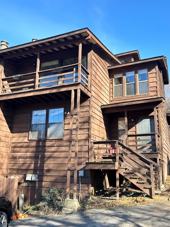 Property Photo:  968 N Lewis Avenue  AR 72701 