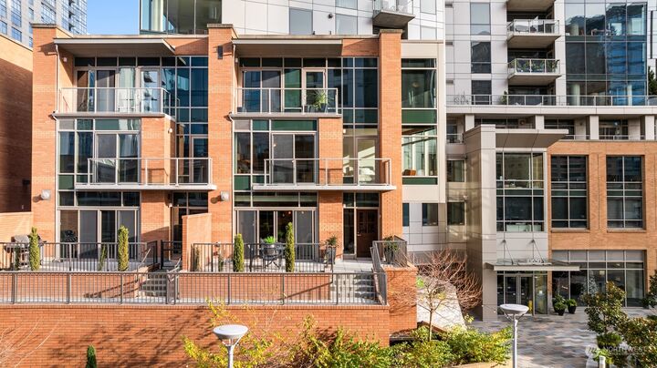 10652 NE 9th Place Th-11  Bellevue WA 98004 photo