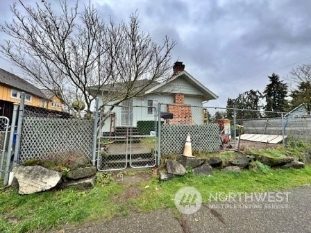 Property Photo:  5518  39th Avenue S  WA 98118 