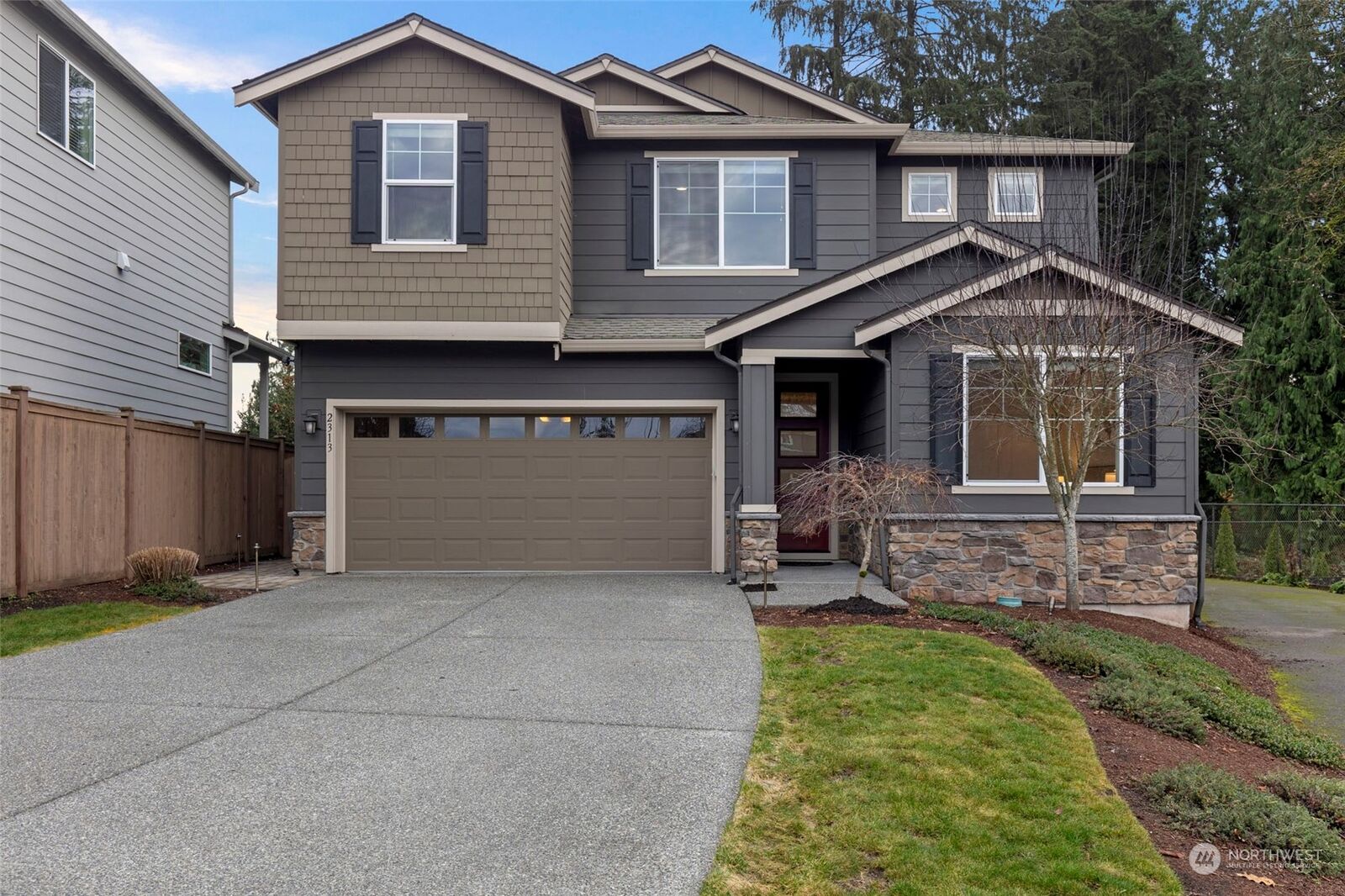 Property Photo:  2313  101st Drive SE  WA 98258 
