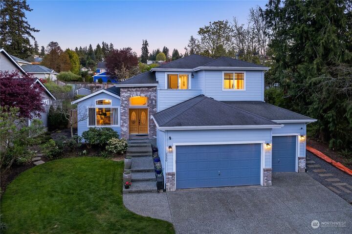 Property Photo:  2330  Bayview Place  WA 98203 