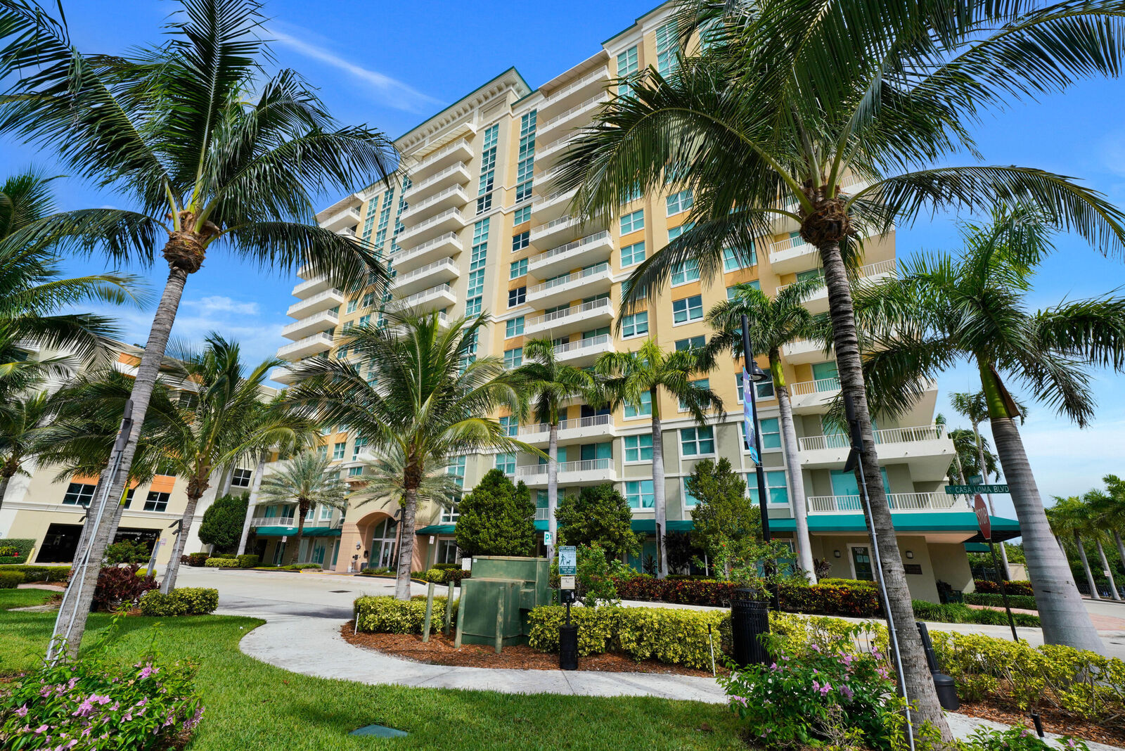 Property Photo: 625 Casa Loma Boulevard 409 FL 33435