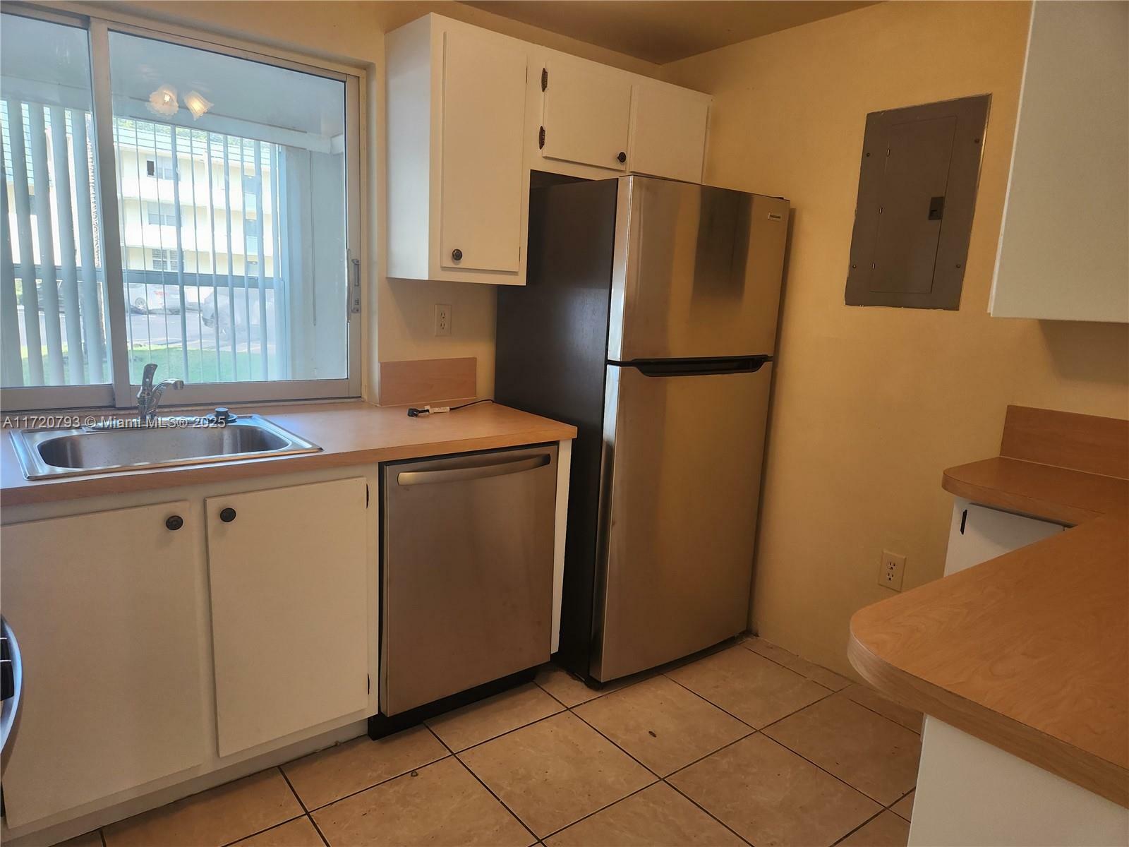 Property Photo:  9091 Lime Bay Blvd 110  FL 33321 