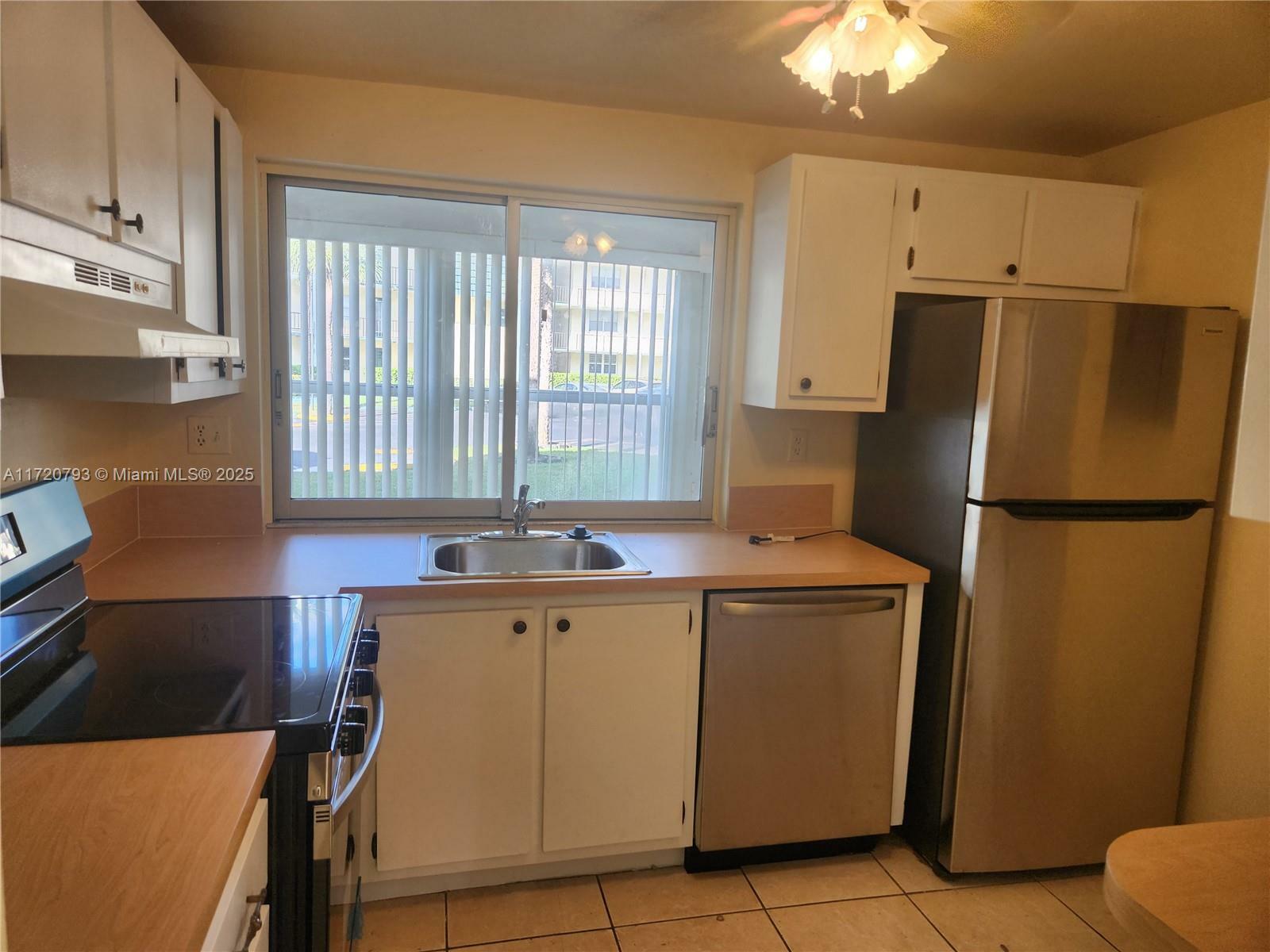 Property Photo:  9091 Lime Bay Blvd 110  FL 33321 