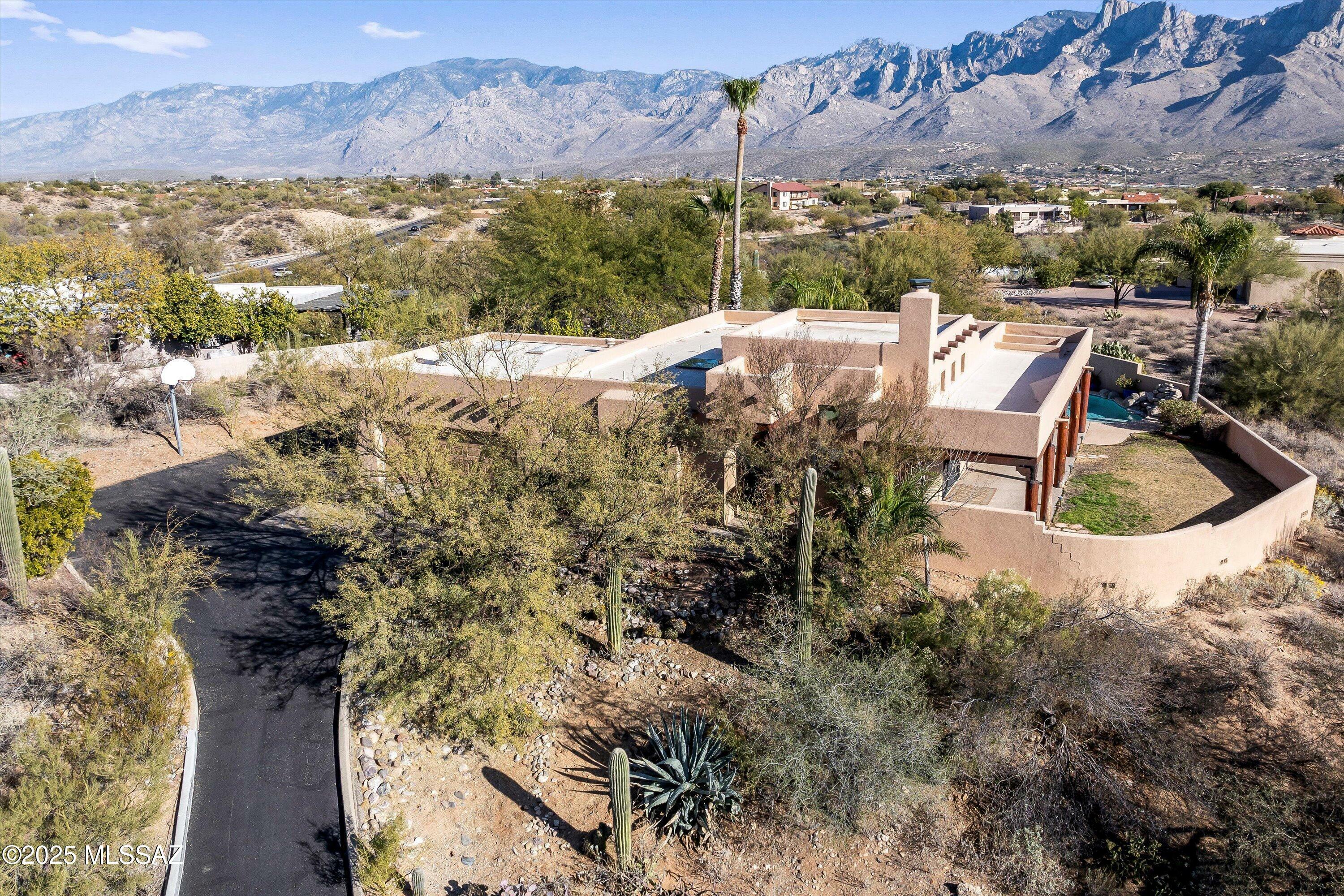 Property Photo:  11140 N Poinsettia Drive  AZ 85737 