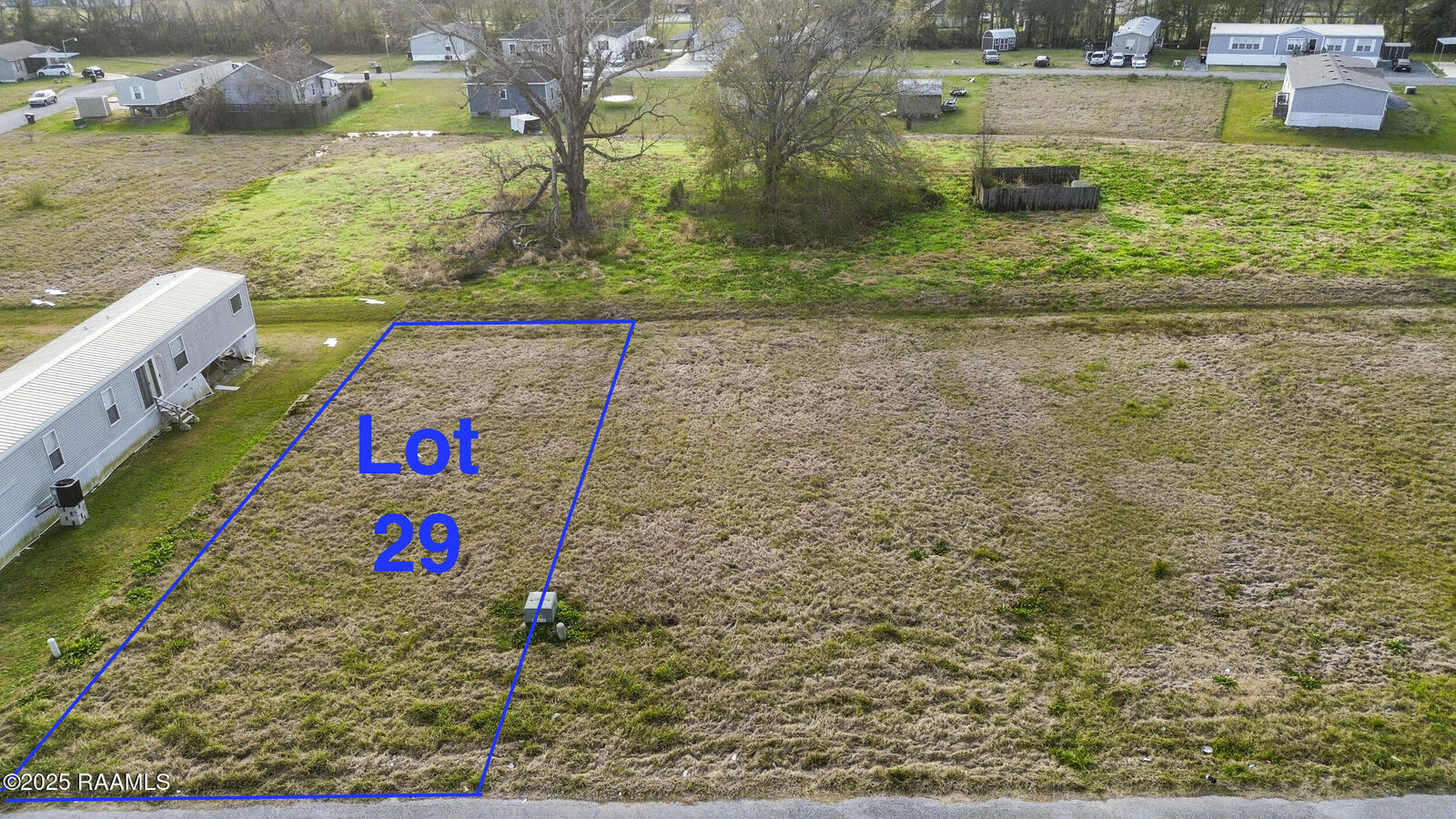 Property Photo: 207 Laurelwood Drive LA 70501