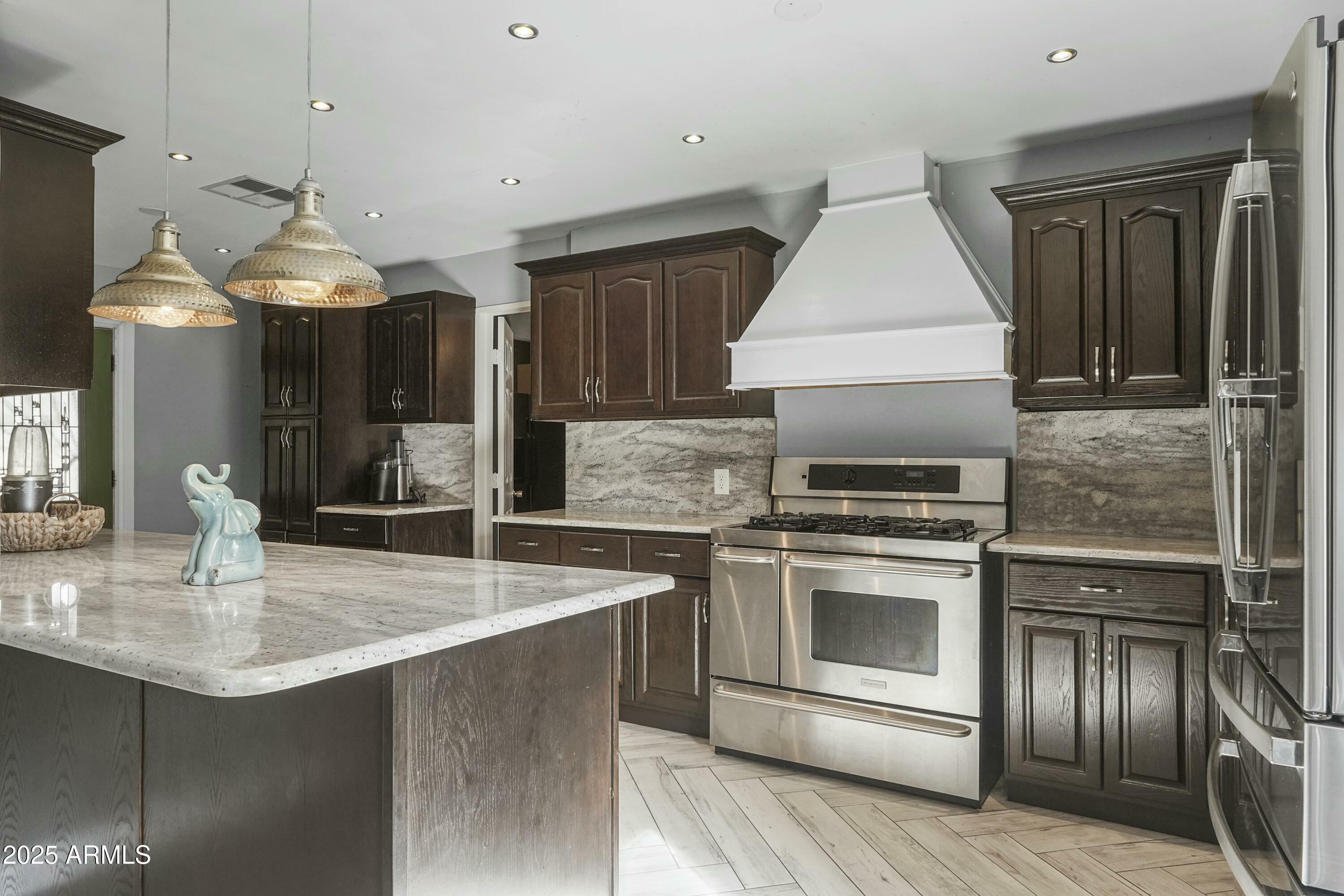 Property Photo: 2640 N 49th Avenue AZ 85035