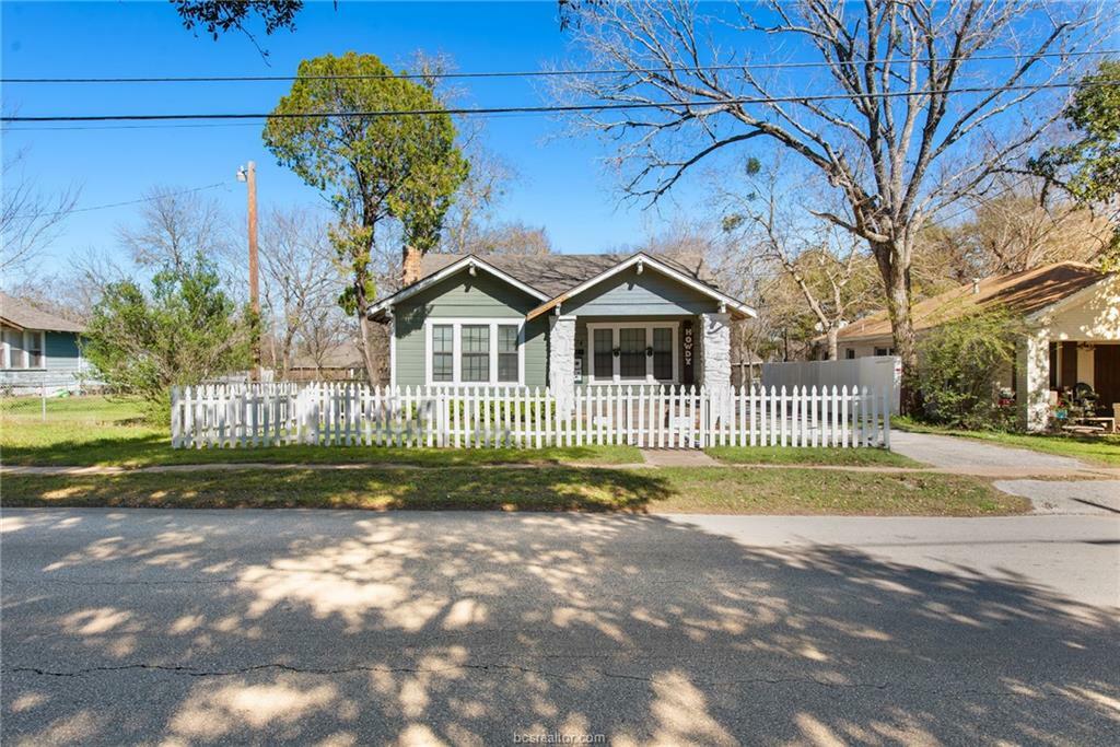 Property Photo:  704 East 23rd Street  TX 77803 