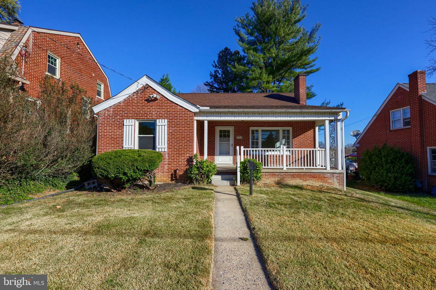 Property Photo:  1315 E King Street  PA 17602 