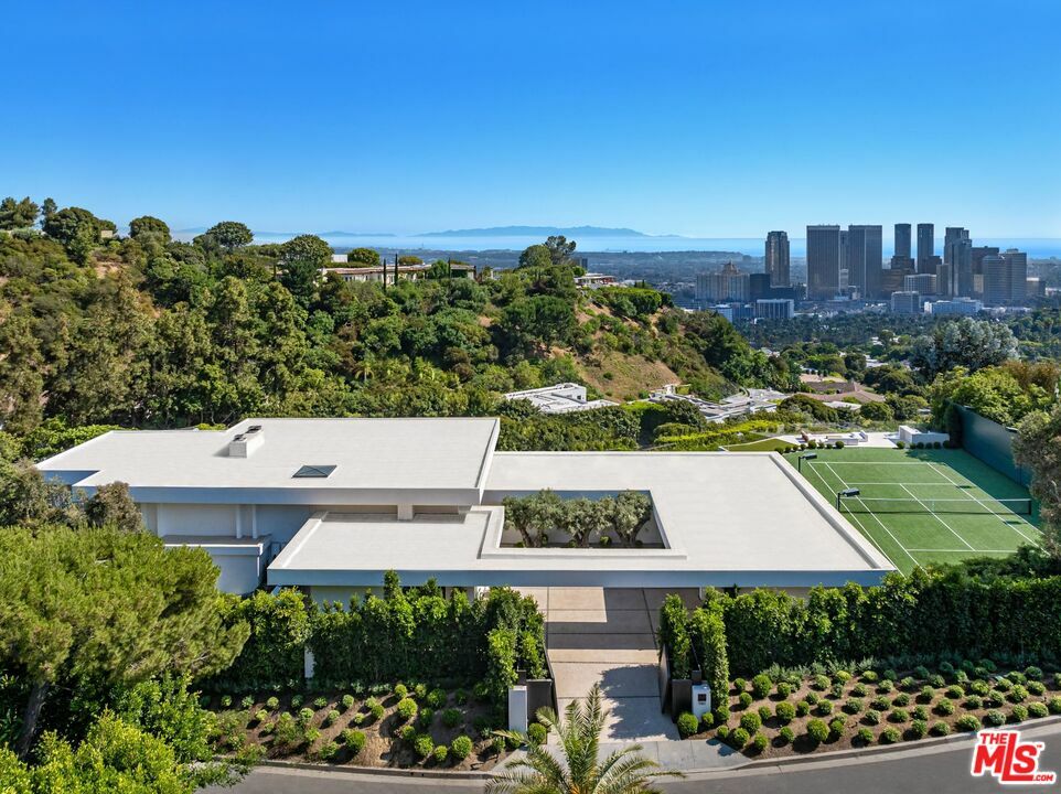 Property Photo: 1120 Wallace Rdg CA 90210