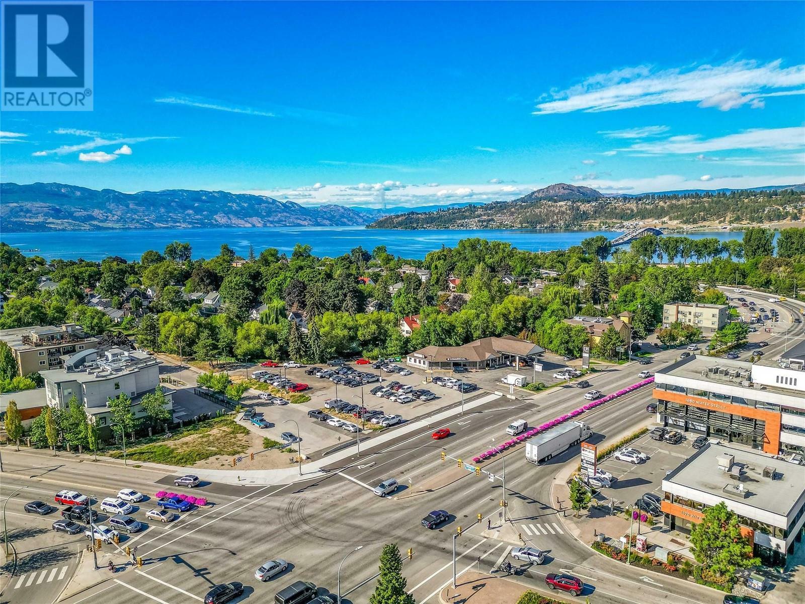 Property Photo:  251 Harvey Avenue  BC V1Y 6C2 