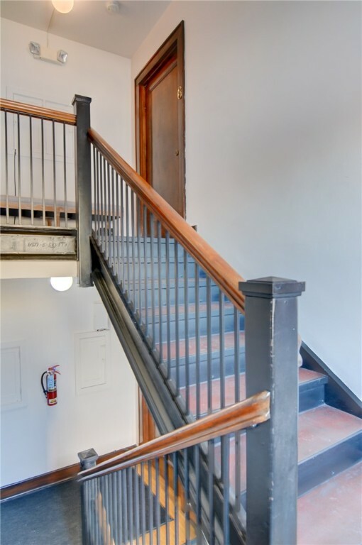 Property Photo: 215 W William Street 6 IL 62522