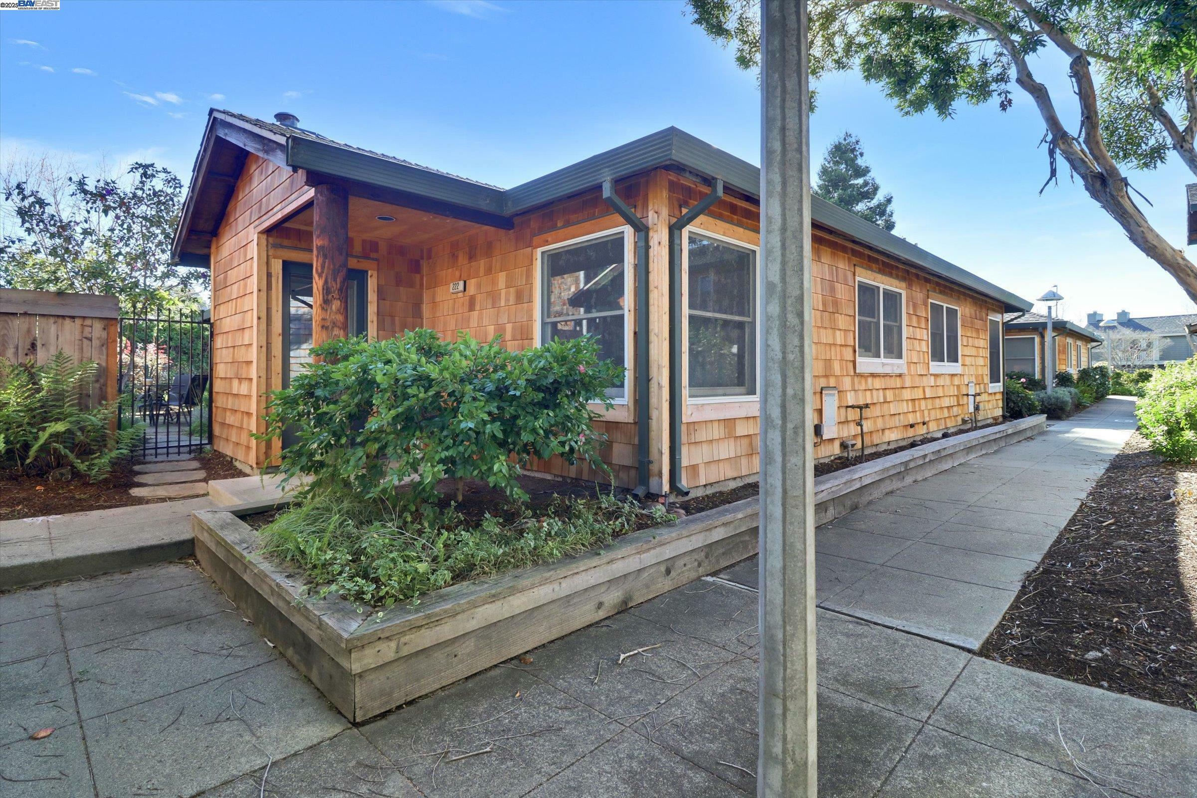 Property Photo:  222 Centre Ct  CA 94502 