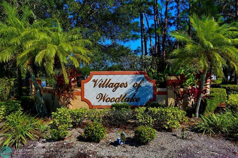 Property Photo:  160 Woodlake Cir  FL 33463 