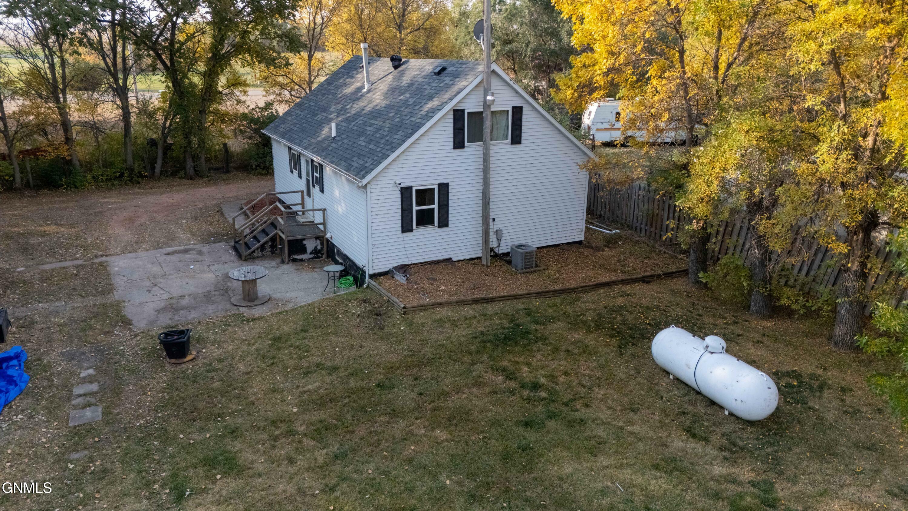 Property Photo:  2343 County Road 136  ND 58566 