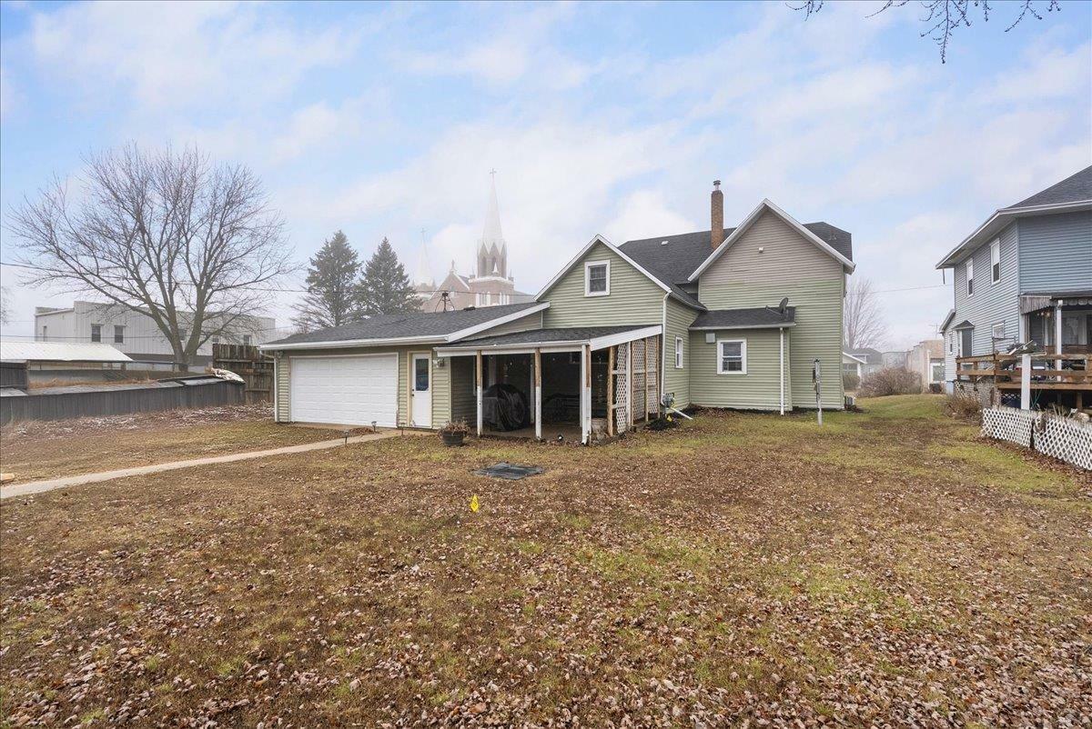 Property Photo:  605 S Frederick  IA 50662 