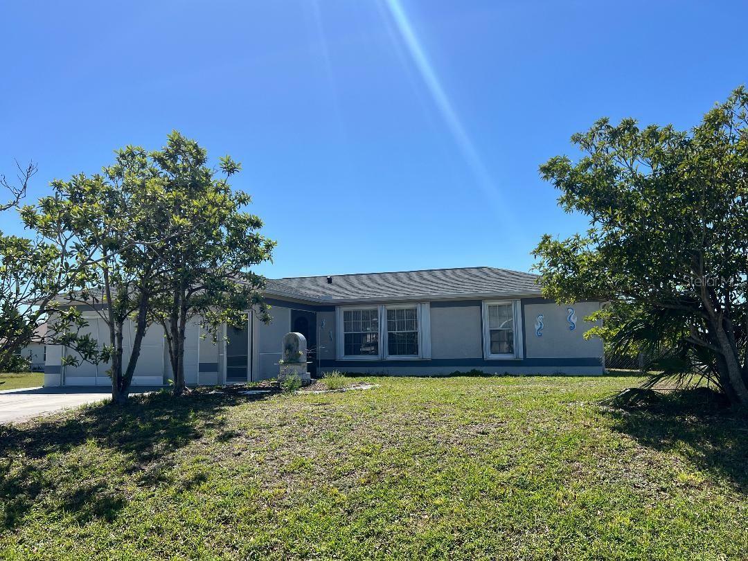 Property Photo: 12143 Du Barry Avenue FL 33981
