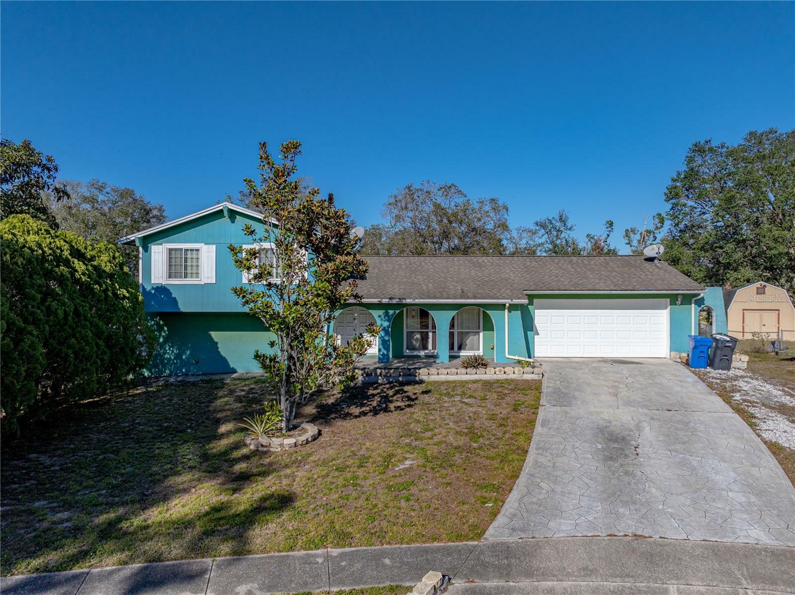 Property Photo:  1008 Highgrove Court  FL 33596 