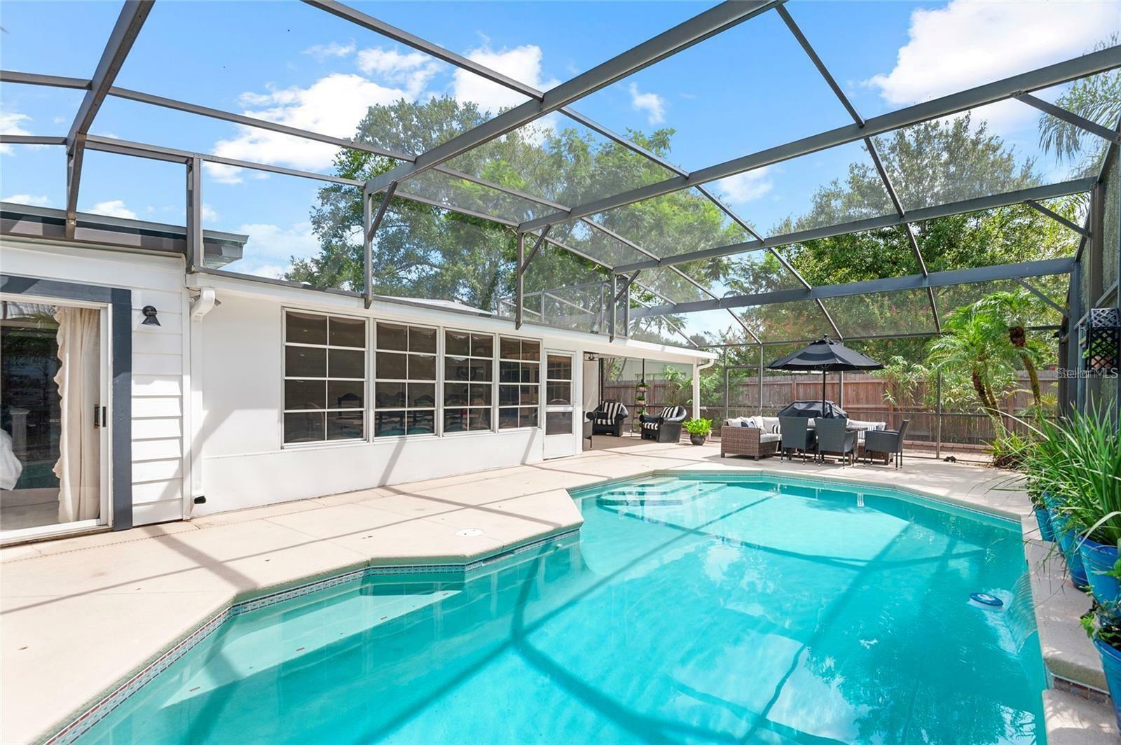 Property Photo:  322 Apopka Street  FL 34787 