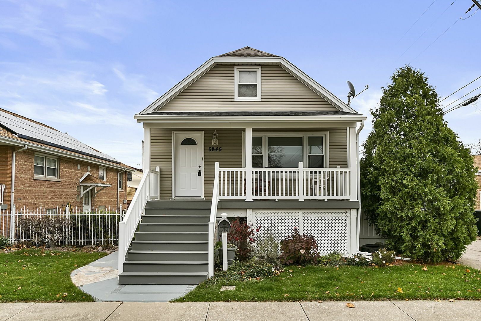 Property Photo:  5845 S Menard Avenue  IL 60638 