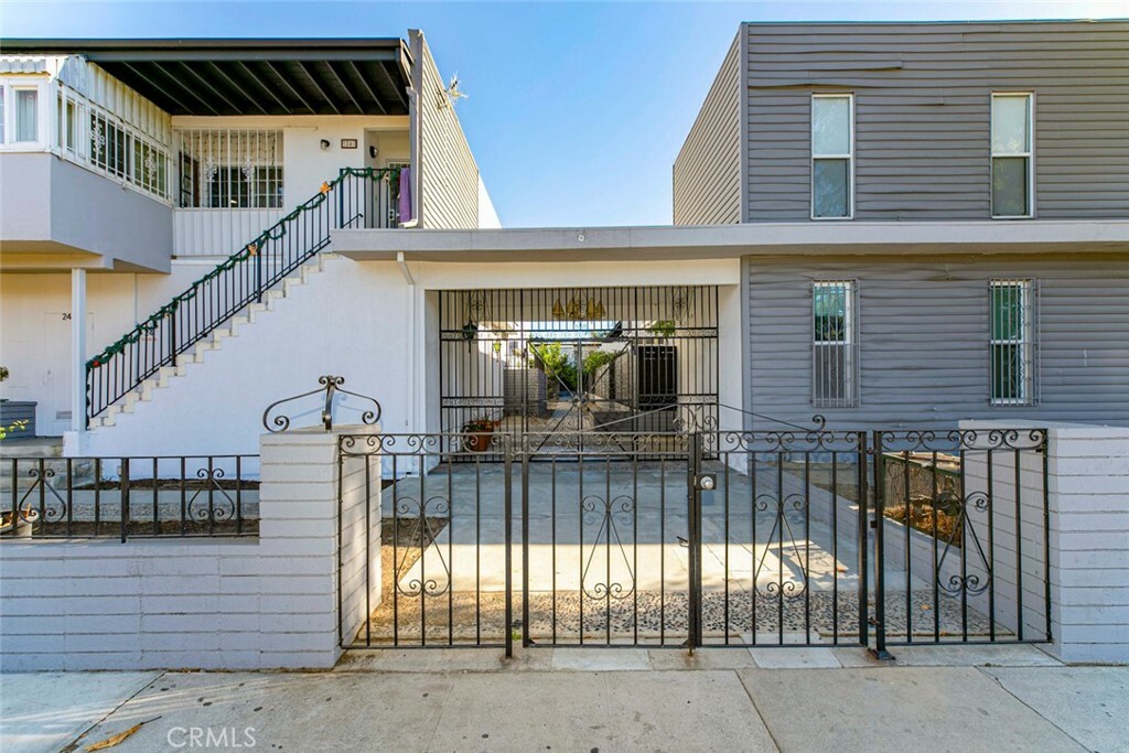 Property Photo:  6000 Coldwater Canyon Ave 18  CA 91606 