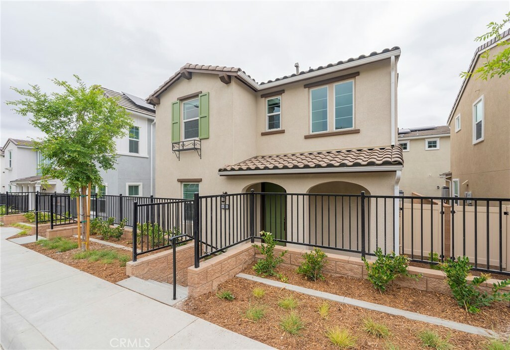 Property Photo:  4090 Summer Way  CA 92883 