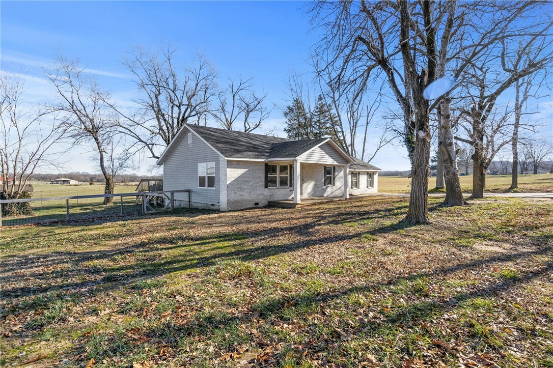 Property Photo:  1915 N Monitor Road  AR 72764 