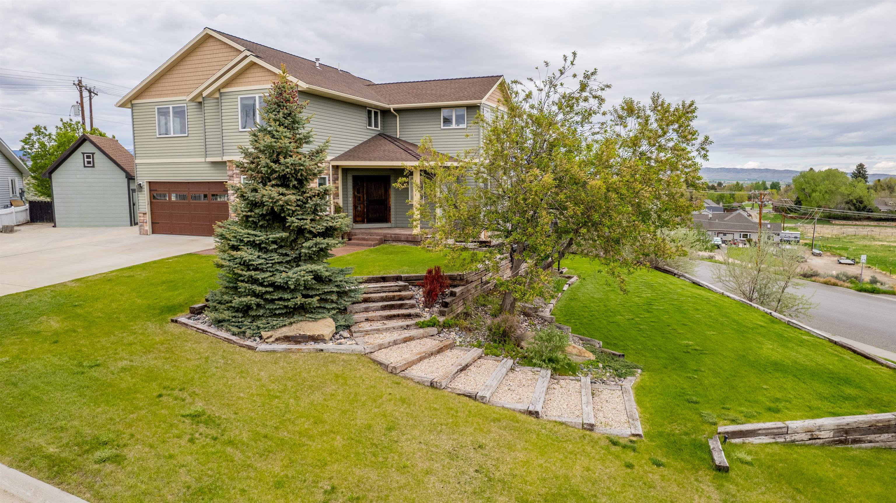 Property Photo: 1331 Arizona Pl WY 82414