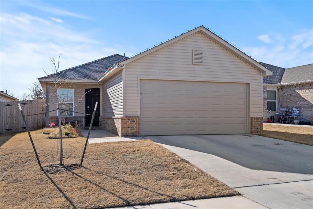 Property Photo: 9512 NW 116 Court OK 73099