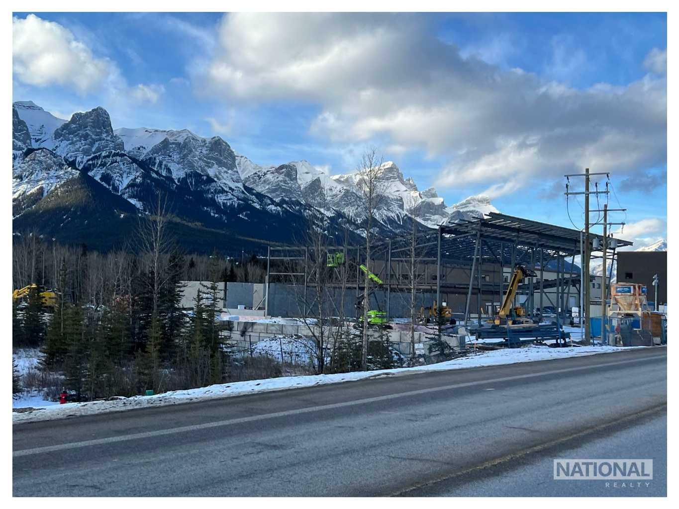 Photo de la propriété:  300 &Amp 302 Bow Valley Trail  AB T1W 1N9 