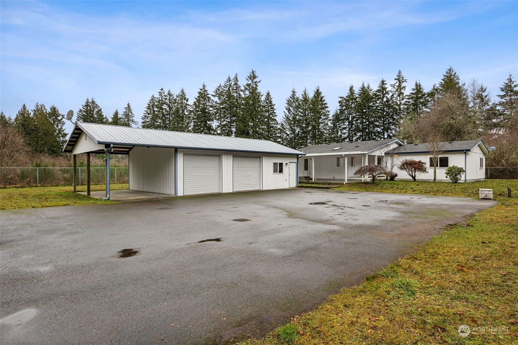 Property Photo:  7410 - 7420  Rainier Road SE  WA 98513 