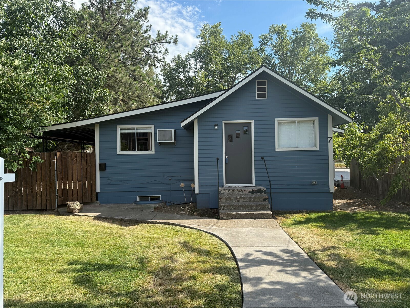 Property Photo:  214 E Whitman Drive  WA 99324 