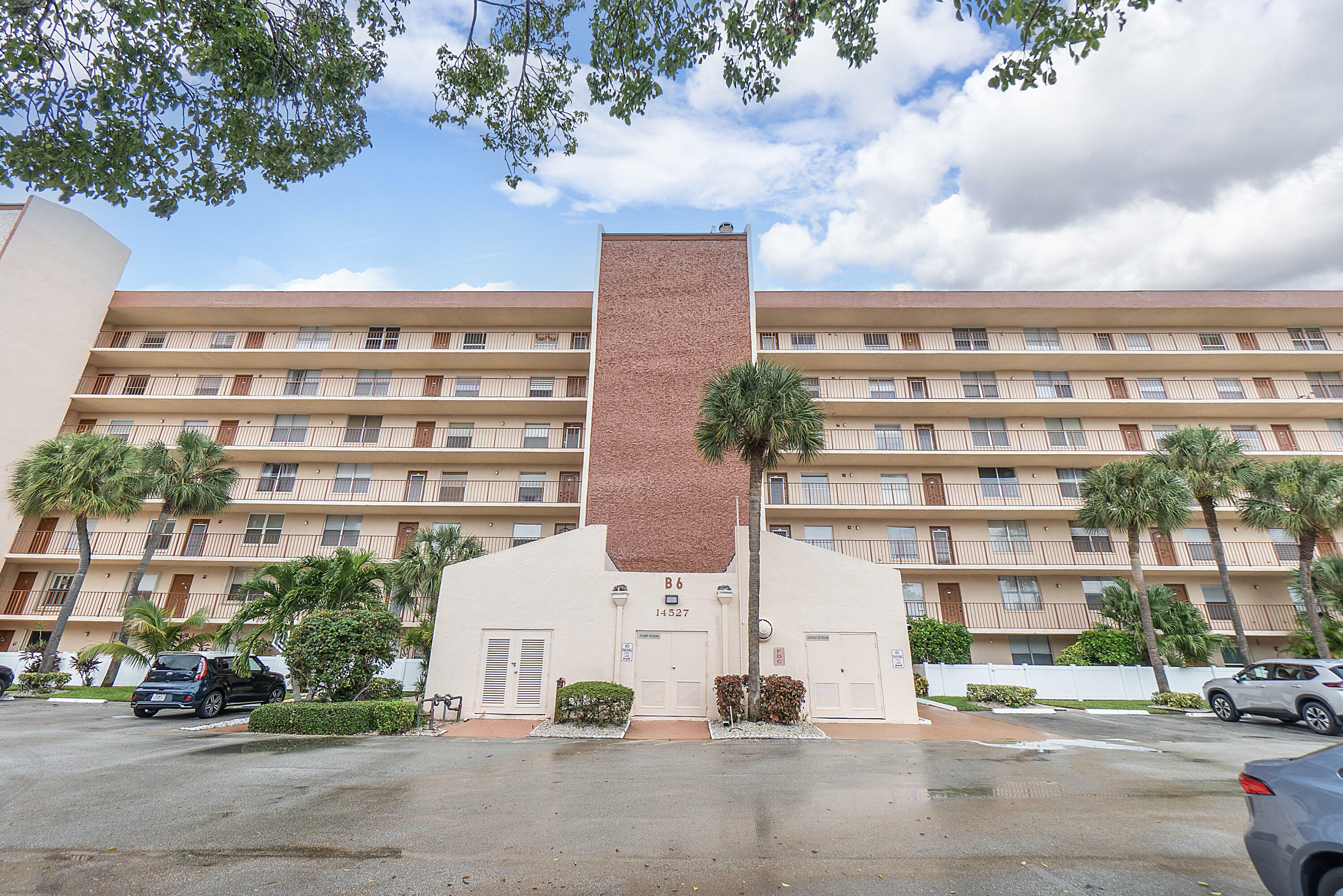 Property Photo:  14527 Bonaire Boulevard 101  FL 33446 