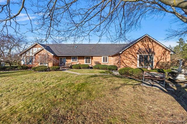 Property Photo:  41326 Llewelyn Drive  MI 48167 