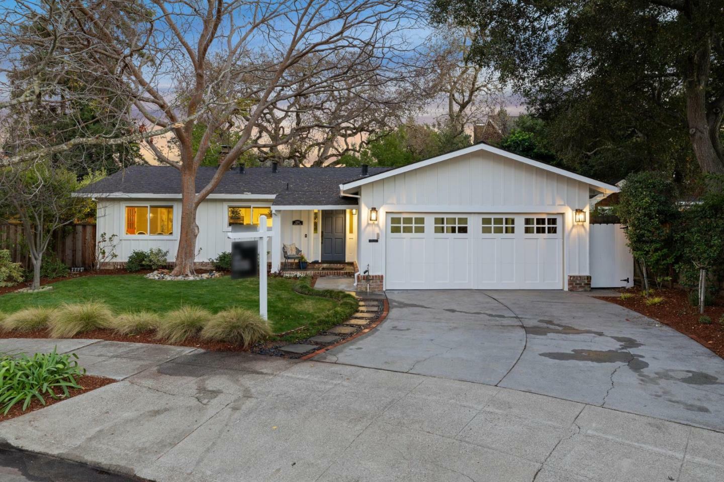 Property Photo:  1233 Maxwell Lane  CA 94062 