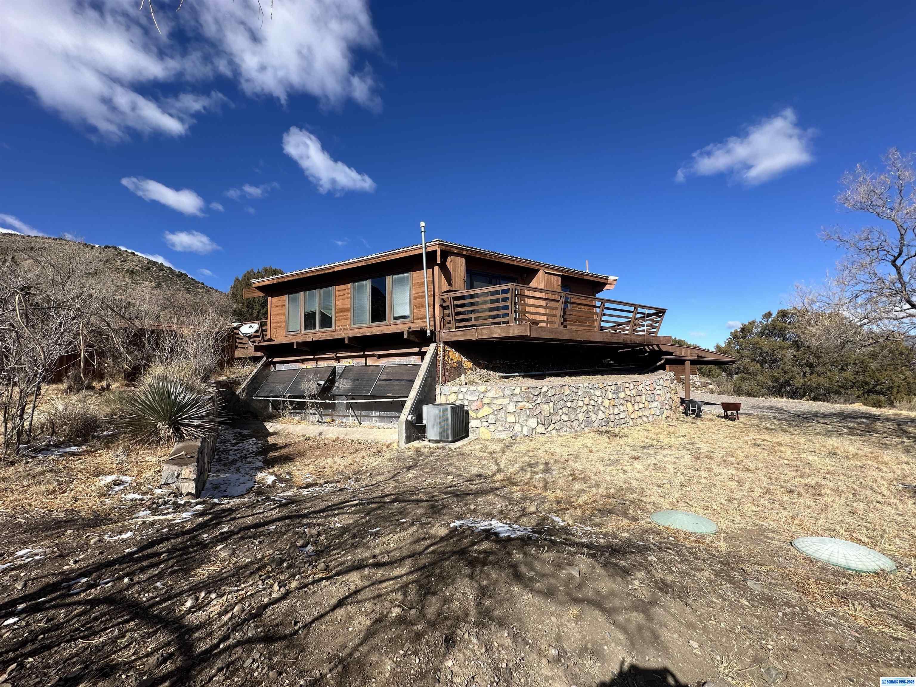Property Photo:  209 Rio Vista  NM 88049-0000 