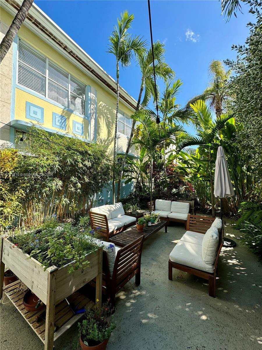 Property Photo:  1061 Euclid Ave 203  FL 33139 