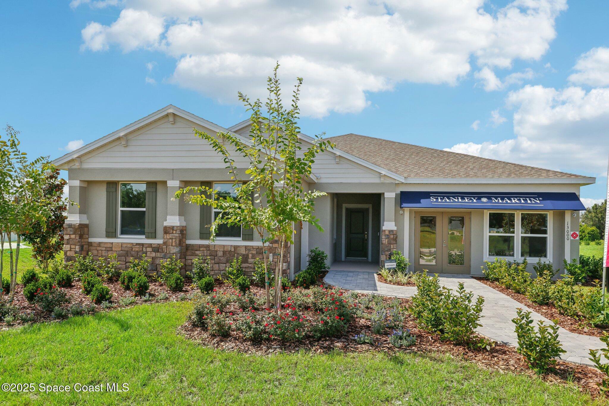 Property Photo: 291 Branchwood Place FL 32796