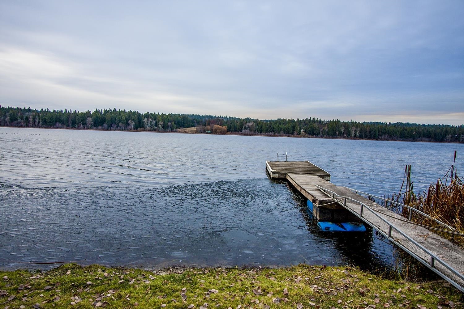 Property Photo:  40929 N Lake Shore Rd  WA 99009 